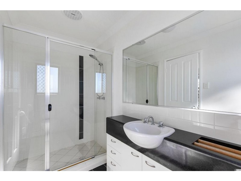 1 Pinecrest Place, Victoria Point QLD 4165