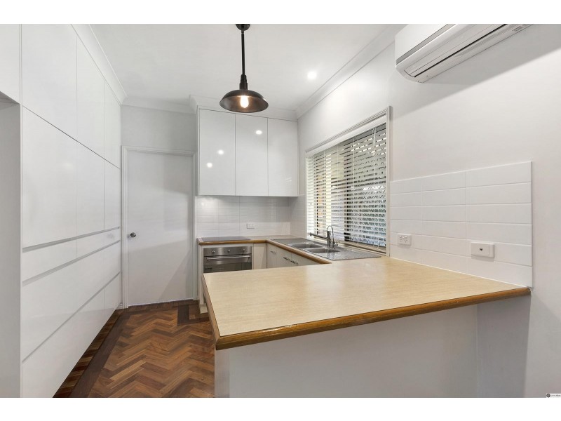 6 Pinnacle Place, Belmont QLD 4153