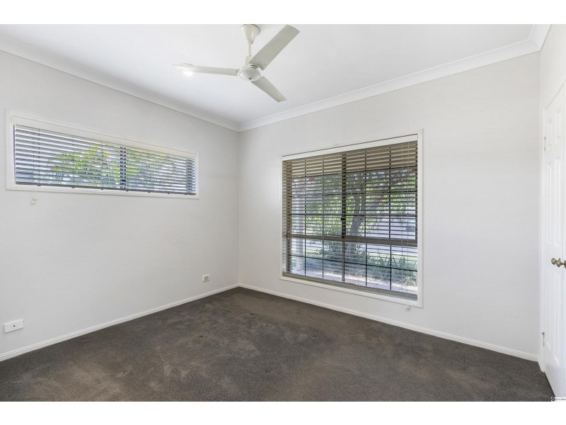 6 Pinnacle Place, Belmont QLD 4153