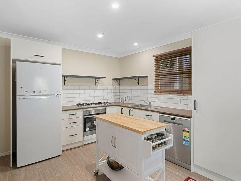 12 Carbethon Street, Manly QLD 4179