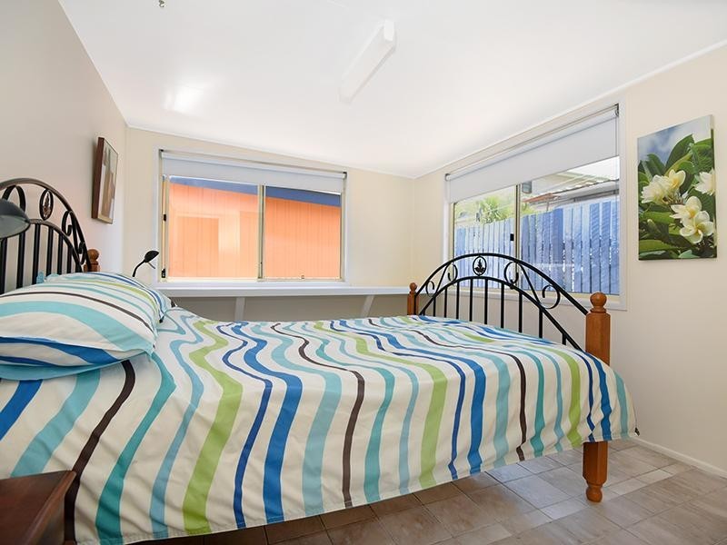 93 Midgen St, Kooringal QLD 4025