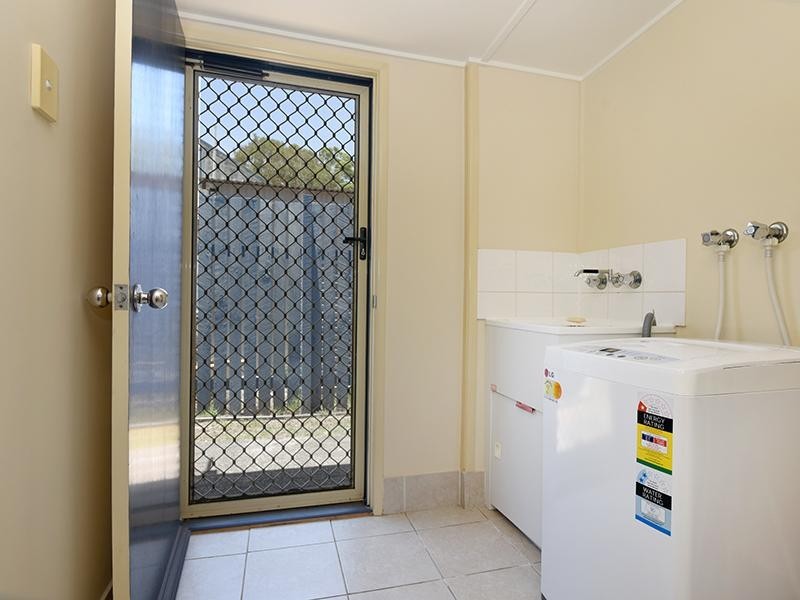 93 Midgen St, Kooringal QLD 4025