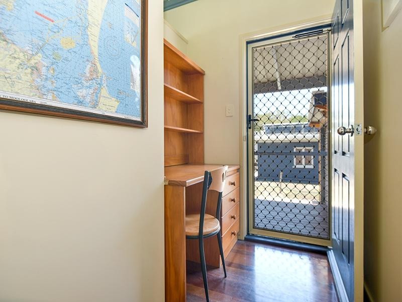 93 Midgen St, Kooringal QLD 4025