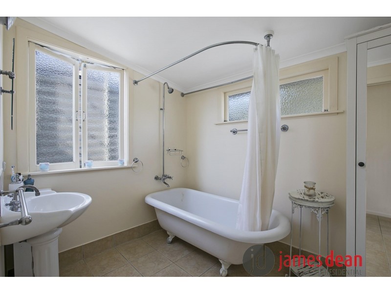 32 Barnham Street, Wynnum QLD 4178