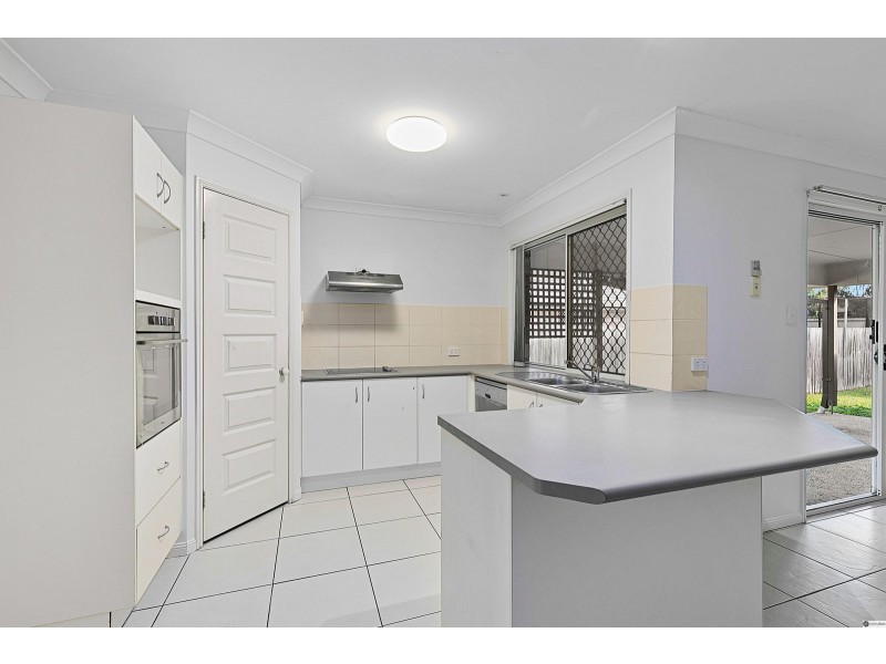 54 Wirra Circuit, Wynnum West QLD 4178