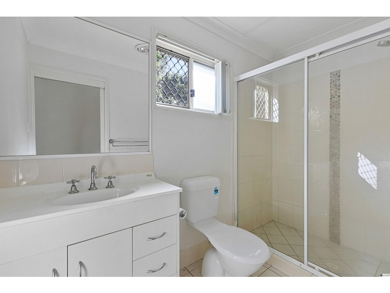 54 Wirra Circuit, Wynnum West QLD 4178