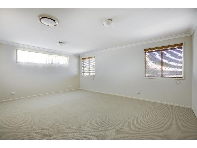 49 Sylvateere Close, Wakerley QLD 4154