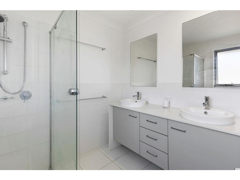 68 Highland Crescent, Belmont QLD 4153