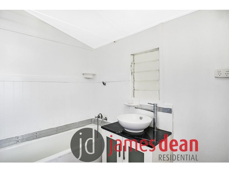 12 Alexander Street, Lota QLD 4179