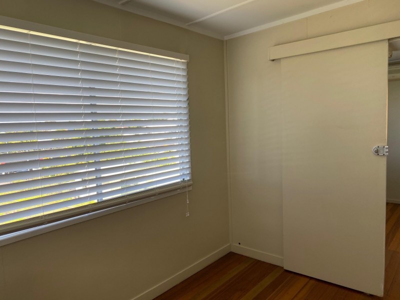33 Gordon Parade, Manly QLD 4179