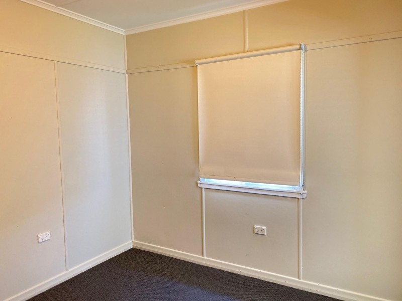 33 Gordon Parade, Manly QLD 4179