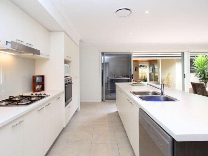 49 Watervale Parade, Wakerley QLD 4154