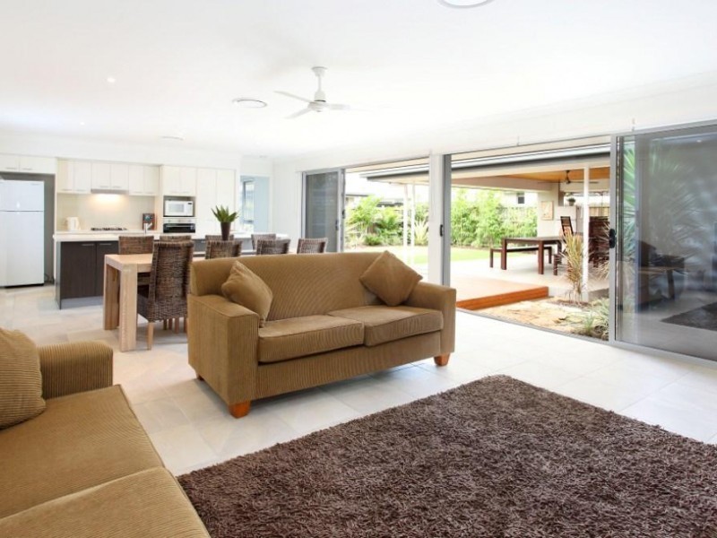 49 Watervale Parade, Wakerley QLD 4154