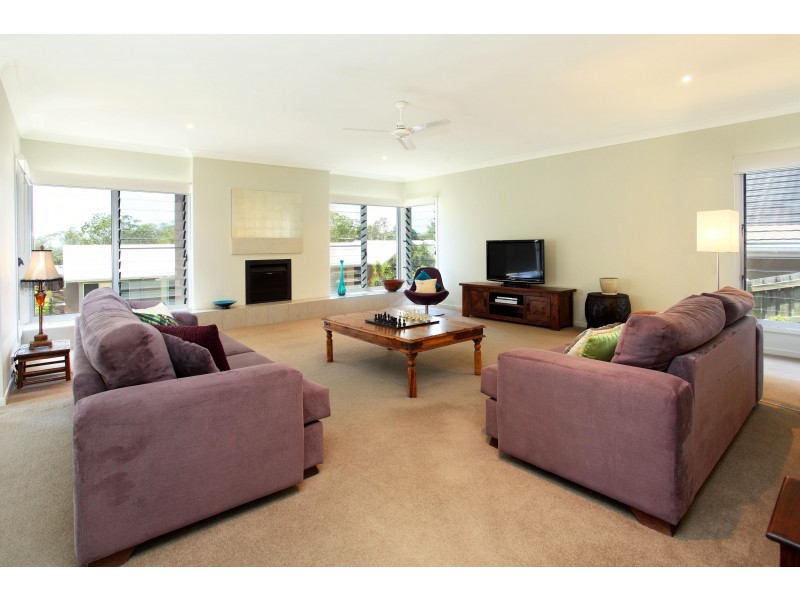 69 Mossvale Drive, Wakerley QLD 4154