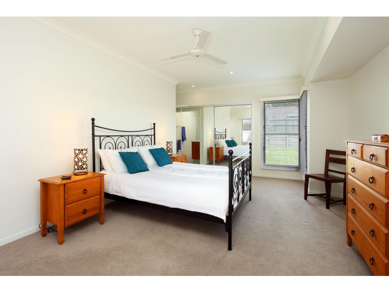 69 Mossvale Drive, Wakerley QLD 4154