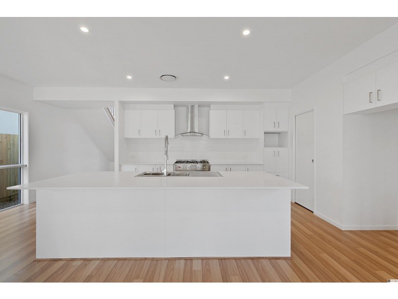 64 Armstrong Road, Cannon Hill QLD 4170