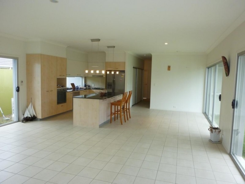 9 Mossvale Drive, Wakerley QLD 4154