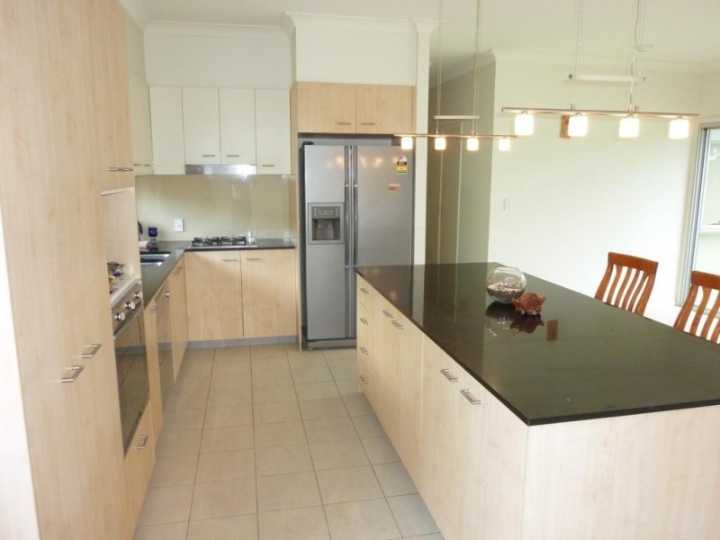 9 Mossvale Drive, Wakerley QLD 4154