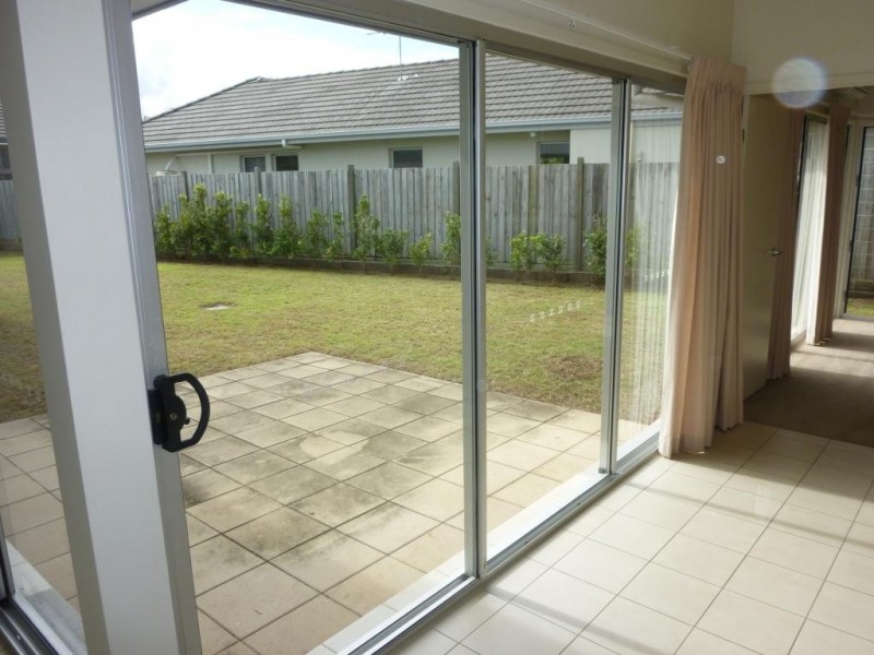 9 Mossvale Drive, Wakerley QLD 4154