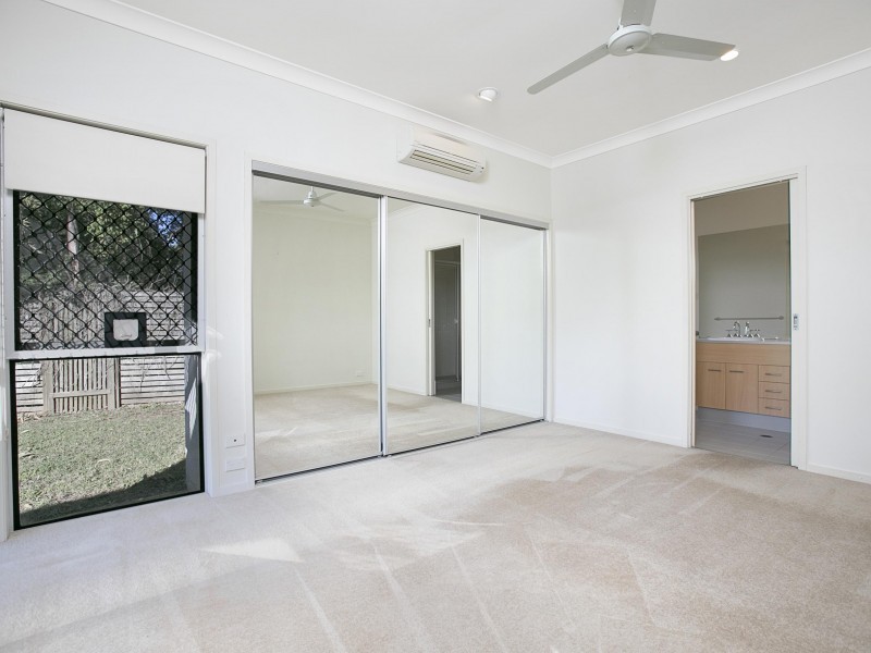 6 Hawksbury Cres, Wakerley QLD 4154