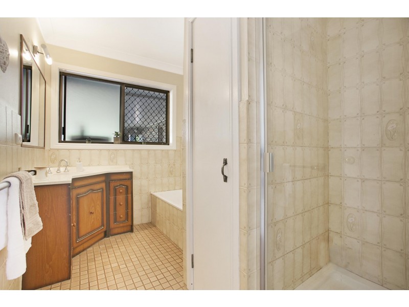 66 Wirra Circuit, Wynnum West QLD 4178