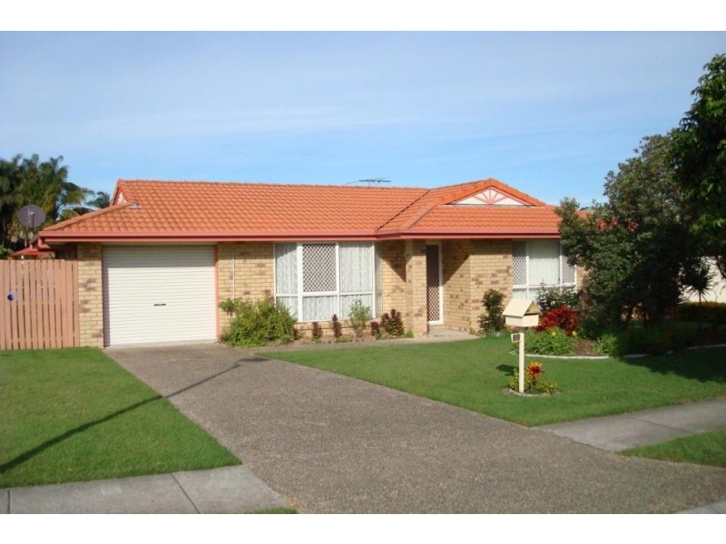 99 Evelyn Road, Wynnum West QLD 4178