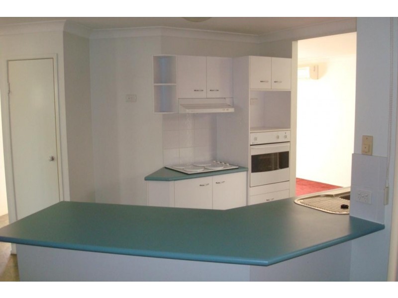 99 Evelyn Road, Wynnum West QLD 4178