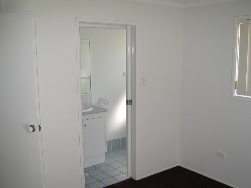 99 Evelyn Road, Wynnum West QLD 4178