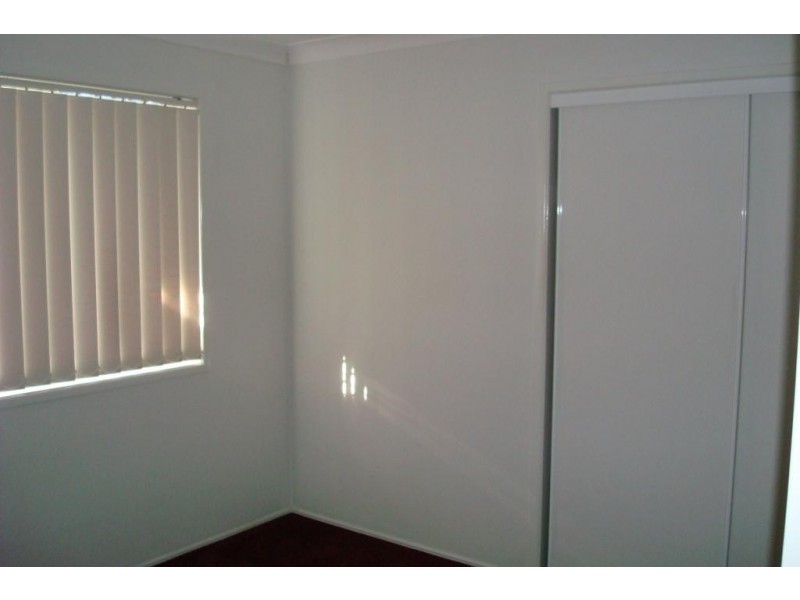 99 Evelyn Road, Wynnum West QLD 4178