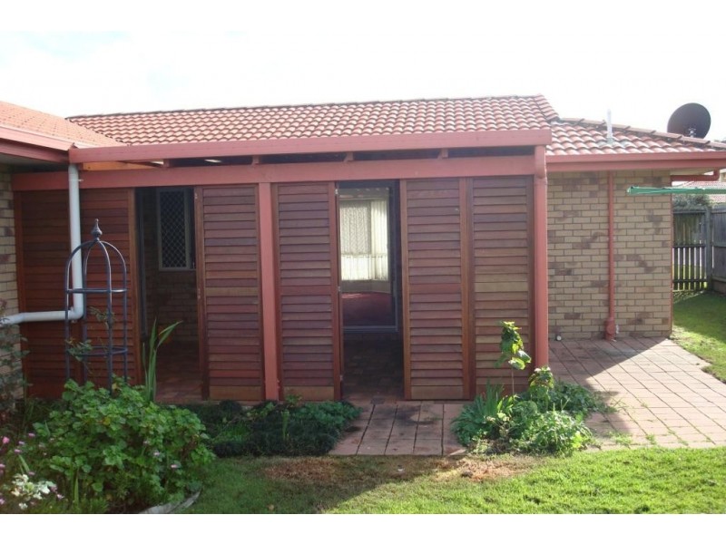 99 Evelyn Road, Wynnum West QLD 4178