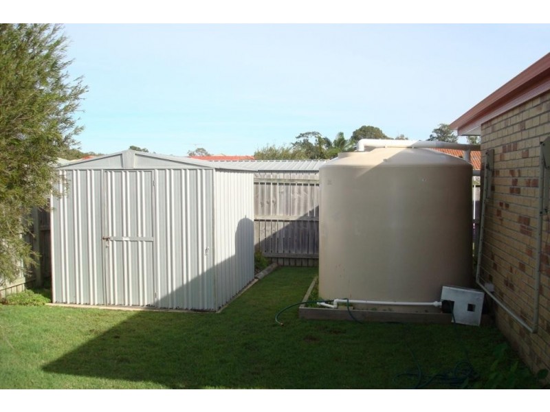 99 Evelyn Road, Wynnum West QLD 4178