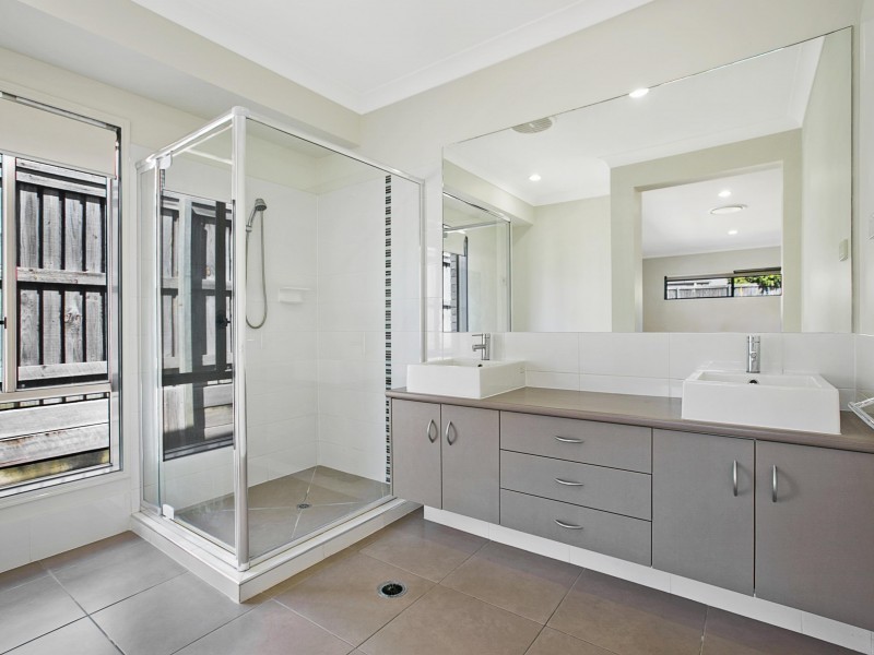 54 Gumdale Street, Wakerley QLD 4154