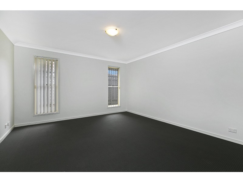 16 Daphne Place, Wakerley QLD 4154