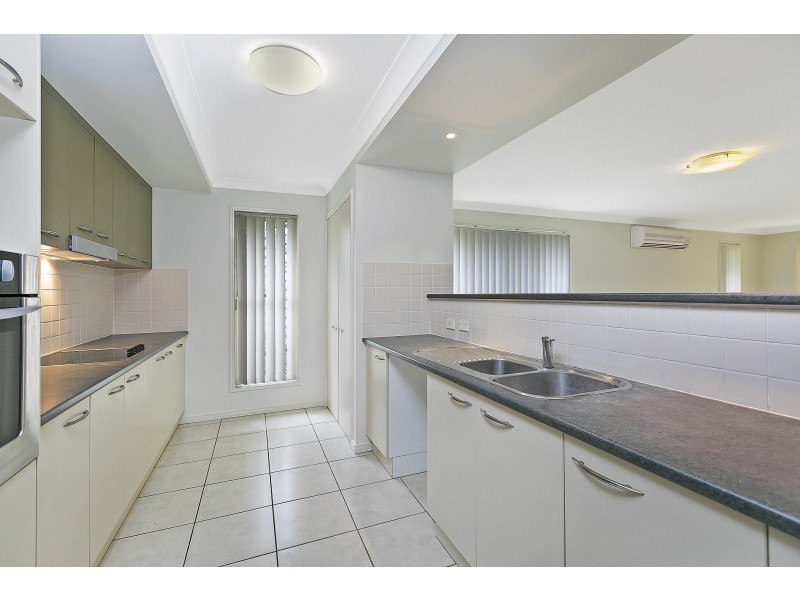 16 Daphne Place, Wakerley QLD 4154
