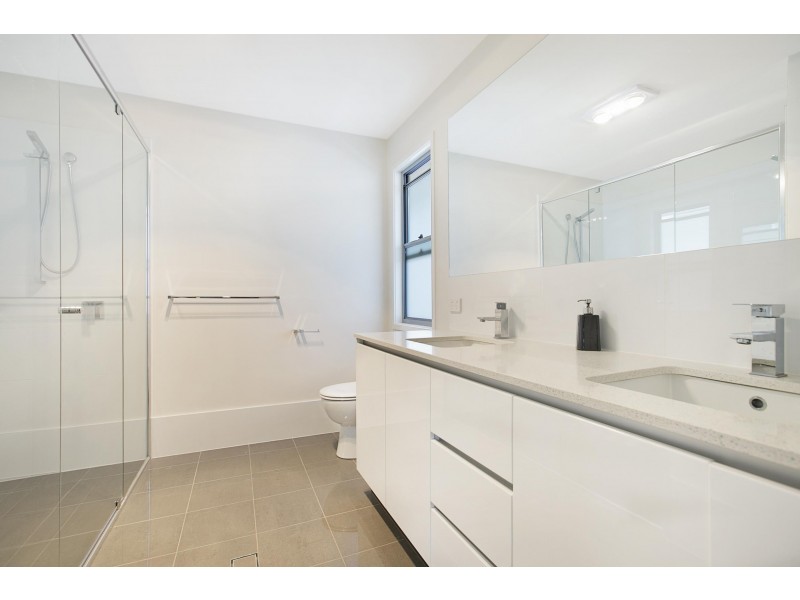 19a Buderim Street, Manly QLD 4179