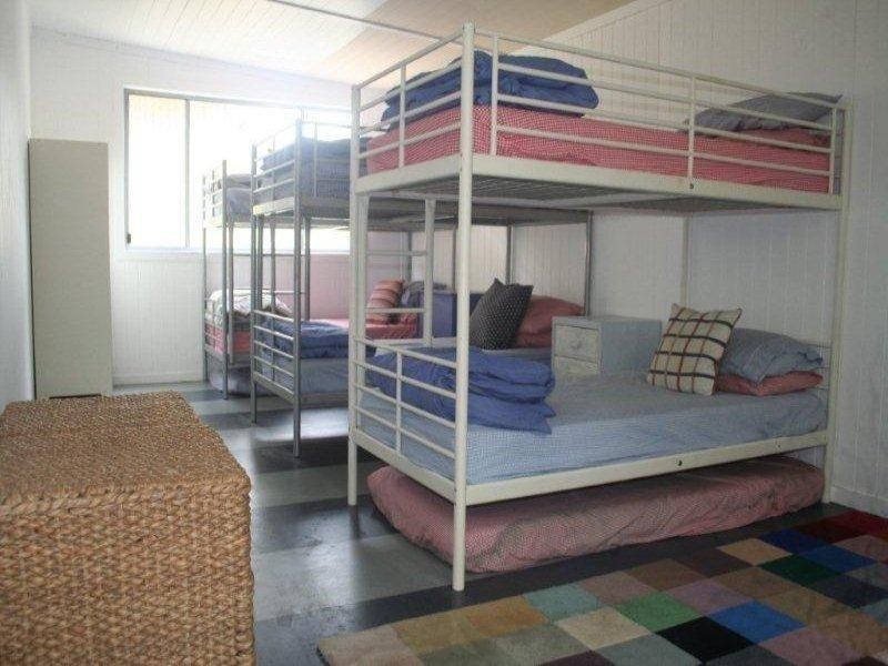 18 Midgen Street, Kooringal QLD 4025