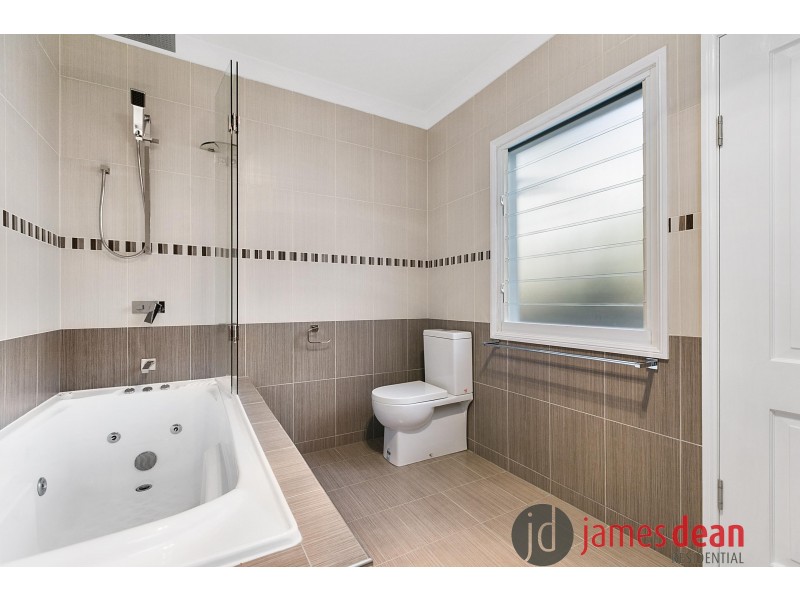 15 Amethyst Street, Holland Park QLD 4121