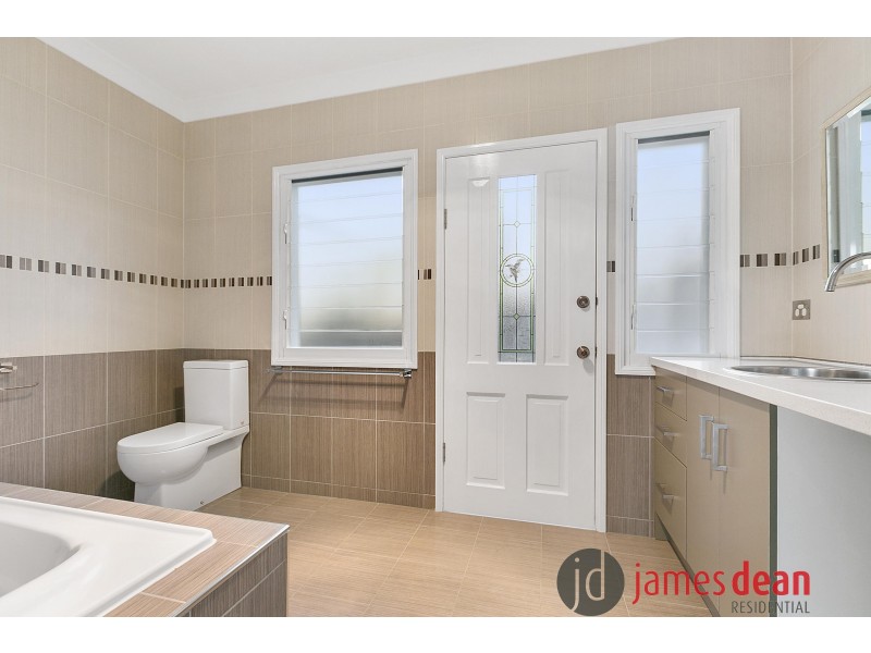 15 Amethyst Street, Holland Park QLD 4121