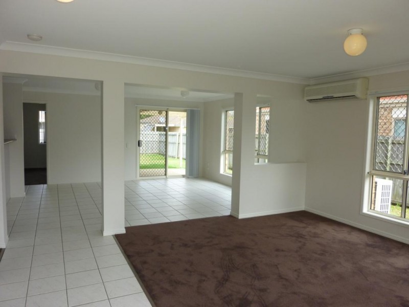 11 Virginia Place, Wynnum West QLD 4178