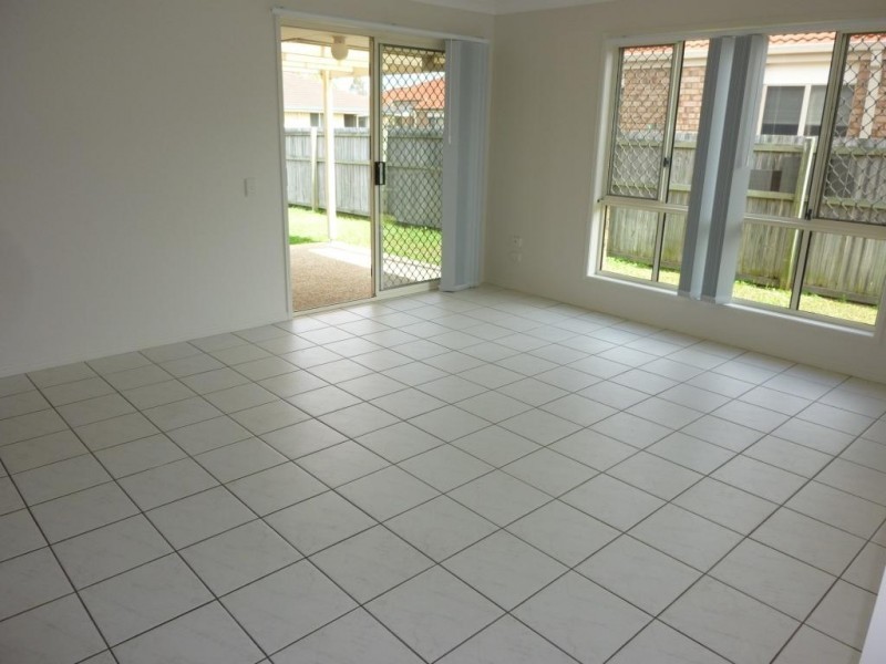 11 Virginia Place, Wynnum West QLD 4178