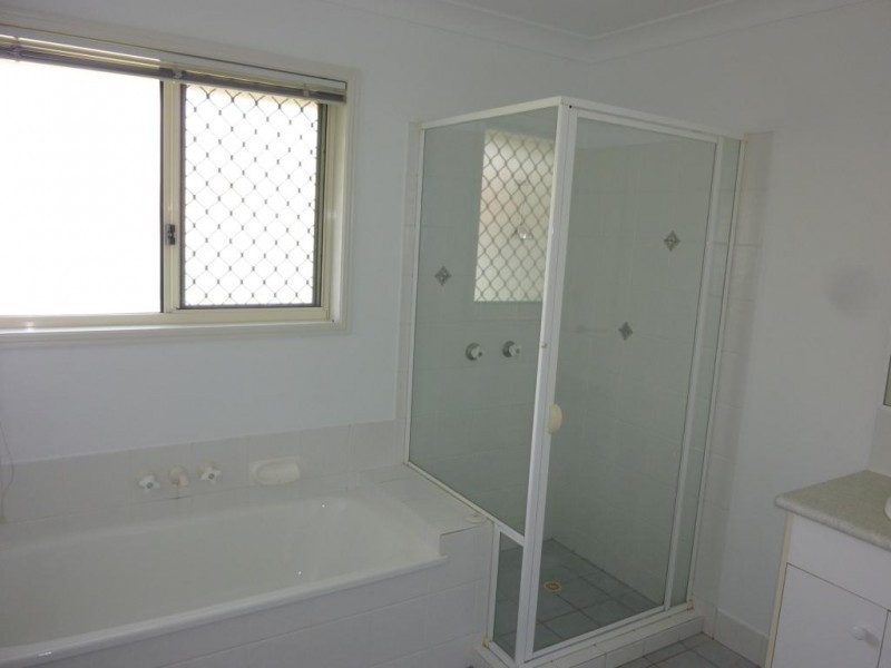 11 Virginia Place, Wynnum West QLD 4178