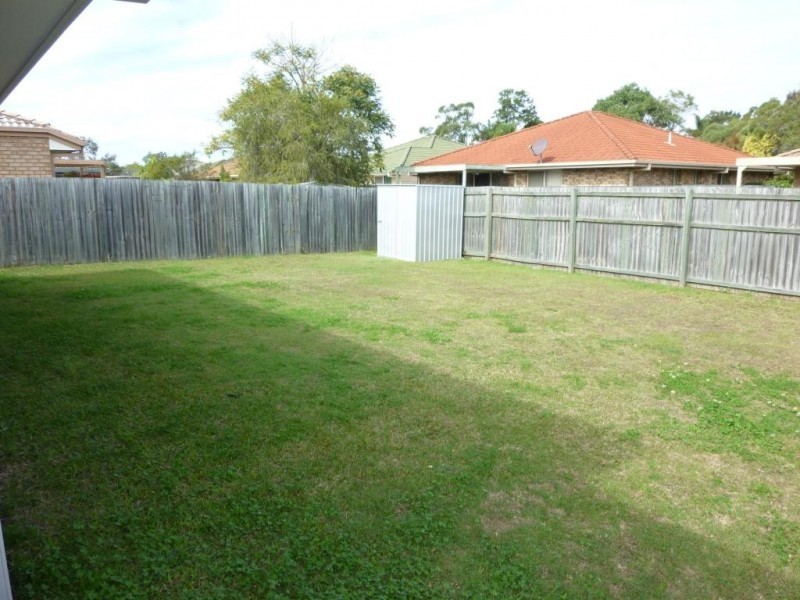 11 Virginia Place, Wynnum West QLD 4178