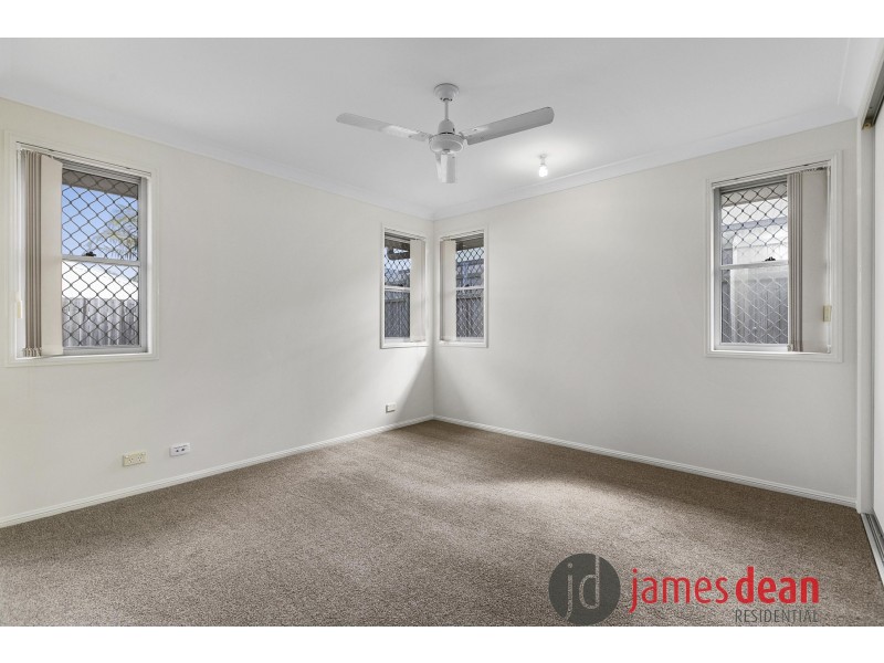 8 Daphne Place, Wakerley QLD 4154