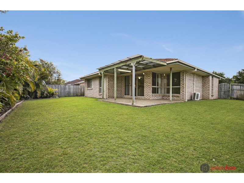 39 Pinewood Street, Wynnum West QLD 4178