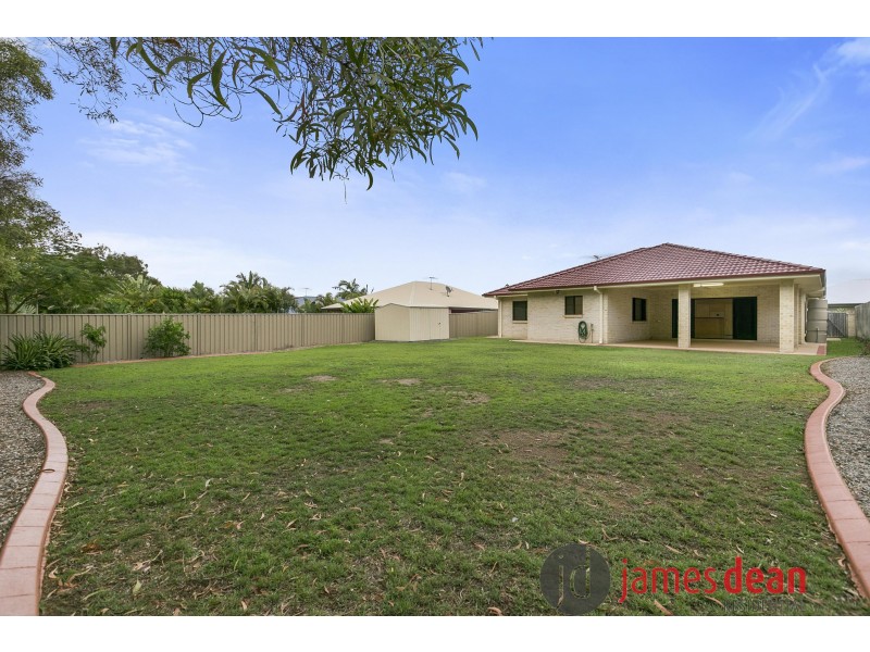 24 Fennessey Close, Wakerley QLD 4154