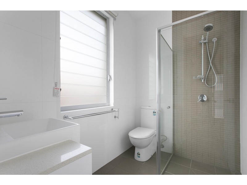 3/64 Pembroke Road, Coorparoo QLD 4151