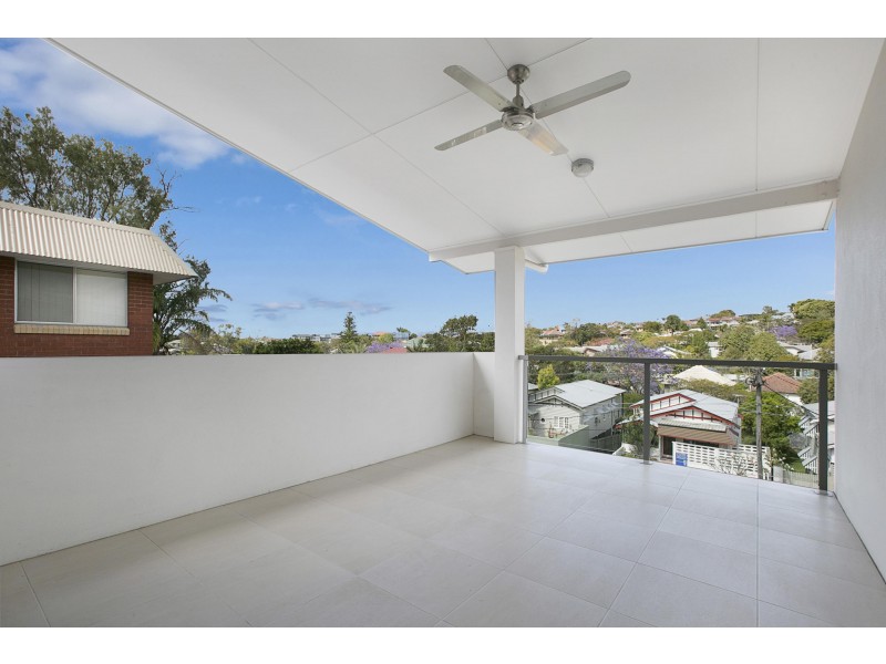 3/64 Pembroke Road, Coorparoo QLD 4151