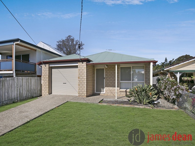 33 Hutton Avenue, Wynnum West QLD 4178