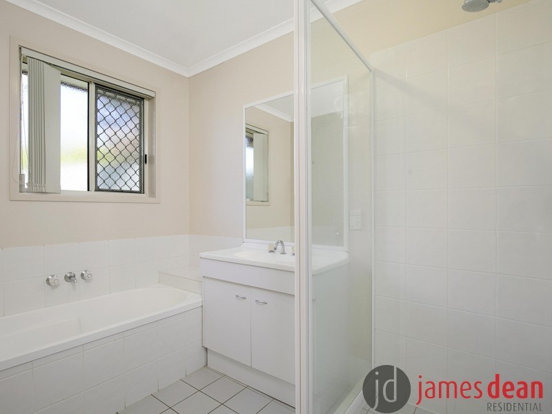 33 Hutton Avenue, Wynnum West QLD 4178