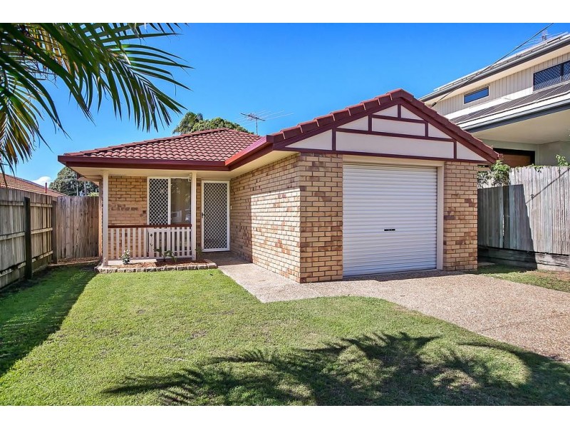 11 Buderim Street, Manly QLD 4179